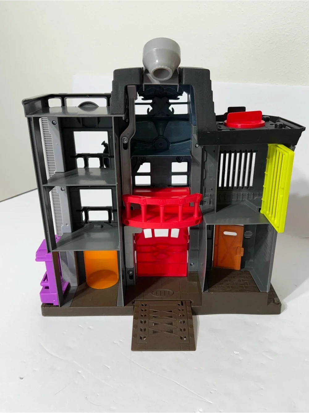 Imaginext Legends of Batman Gotham City Crime Alley DC Super Friends w/ Penguin